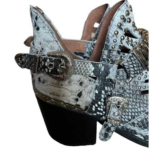 Jeffrey Campbell Calhoun-4 Western Heel bootie Black White Snake Silver Boot - Picture 3 of 10